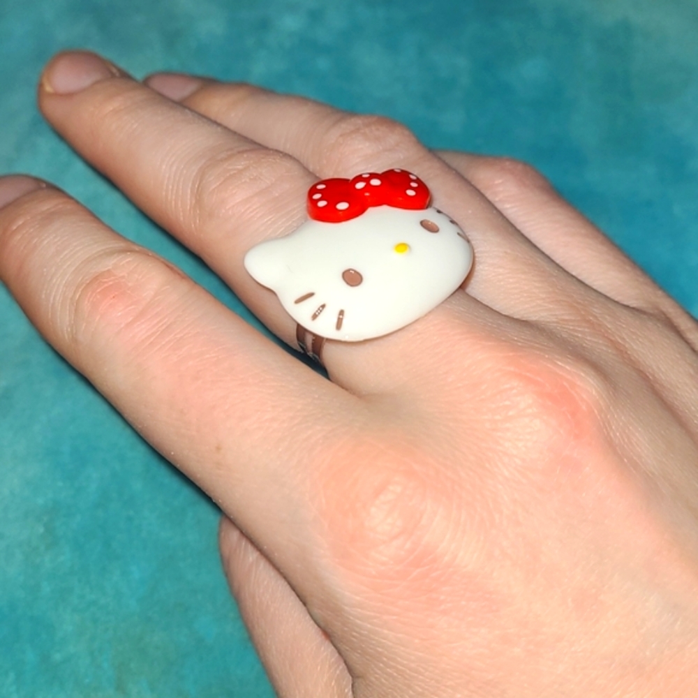 Adjustable Hello Kitty Ring - Picture 4 of 14